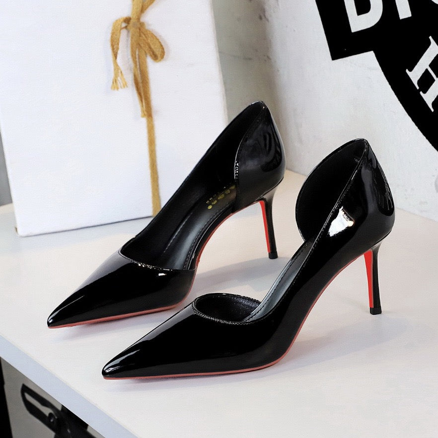 Valentina black pointed-toe pumps alternate view