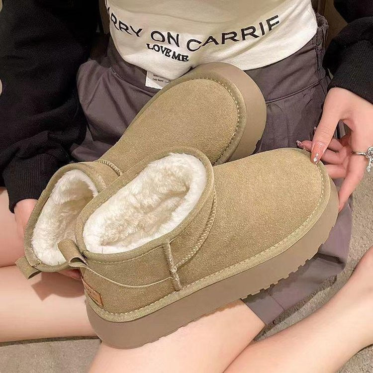 Khaki faux-fur-lined platform snow boots interior detail
