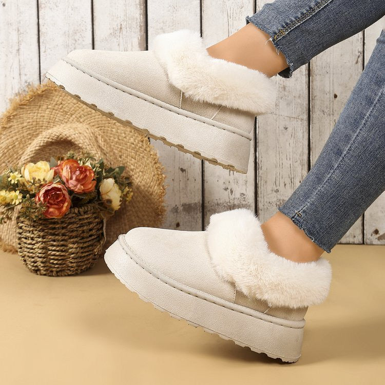 Women’s faux-fur-trimmed platform snow boots lifestyle view