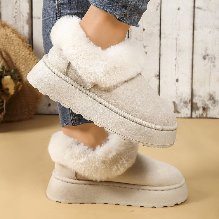 Women’s faux-fur-trimmed platform snow boots lifestyle view