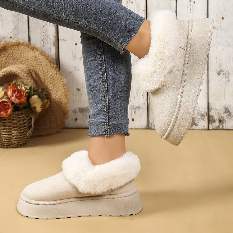 Women’s faux-fur-trimmed platform snow boots lifestyle view